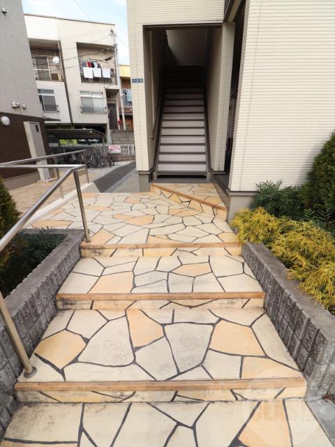 22/30 エントランス