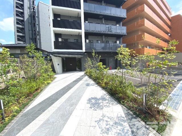 23/29 エントランス