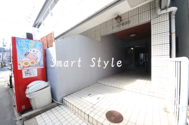 24/30 エントランス