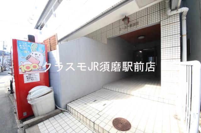 24/30 エントランス