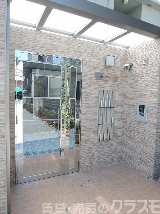 30/30 エントランス