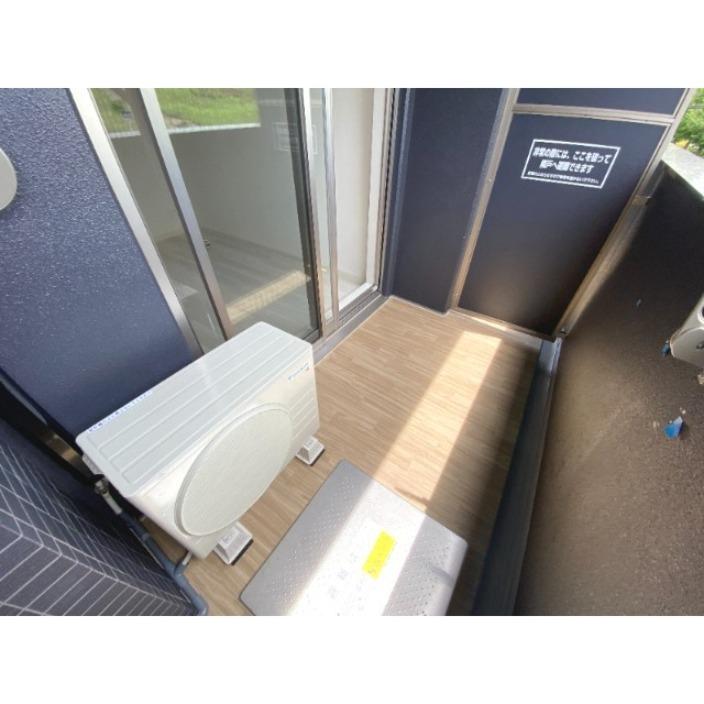 18/27 バルコニー