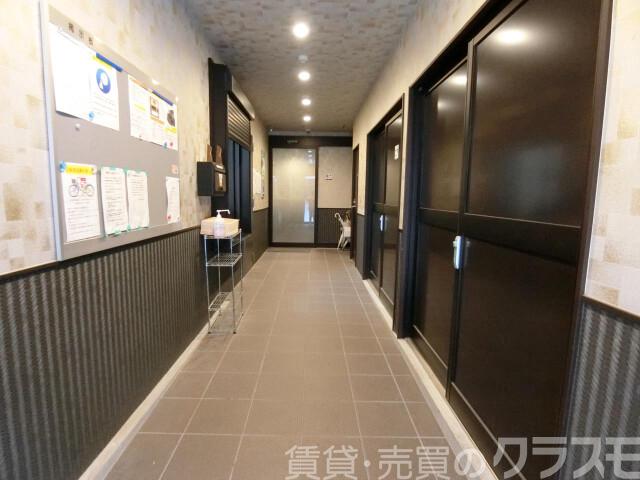 30/30 エントランス