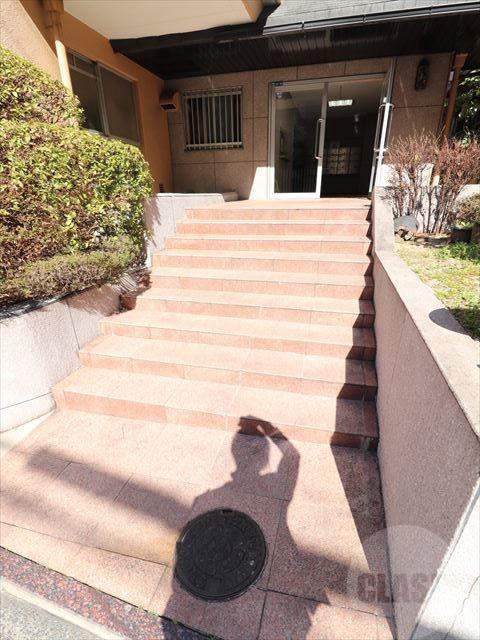 22/30 エントランス