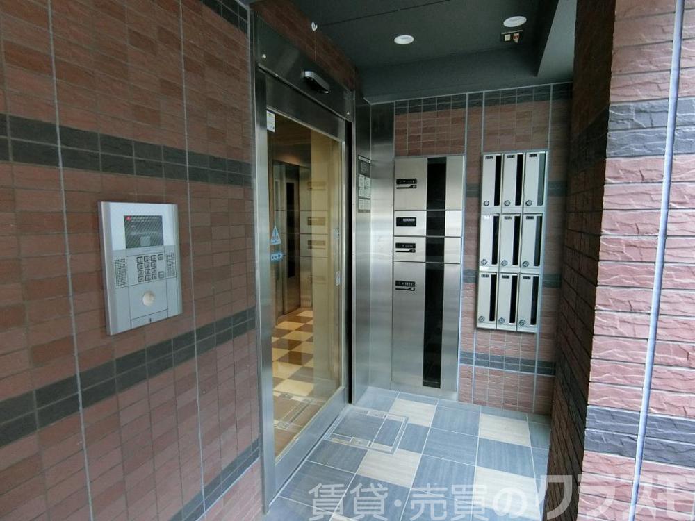 2/4 エントランス