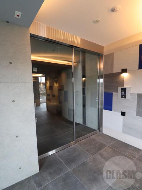 22/30 エントランス