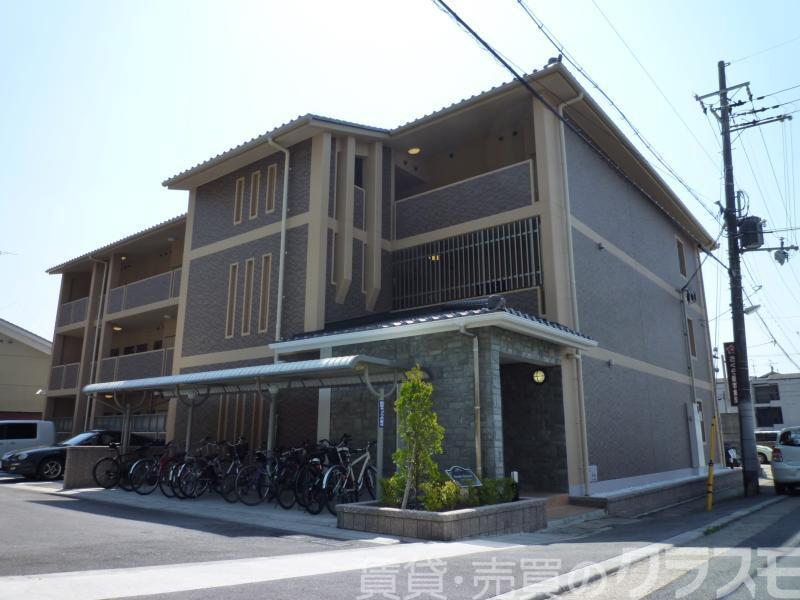 30/30 エントランス