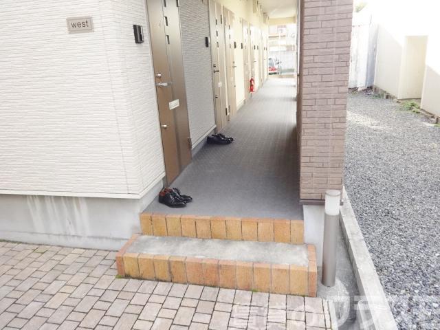 18/25 エントランス