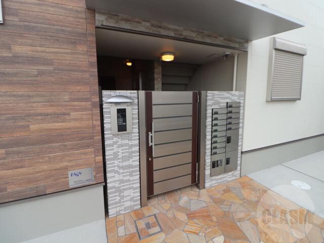 22/30 エントランス