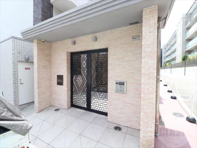 22/30 エントランス