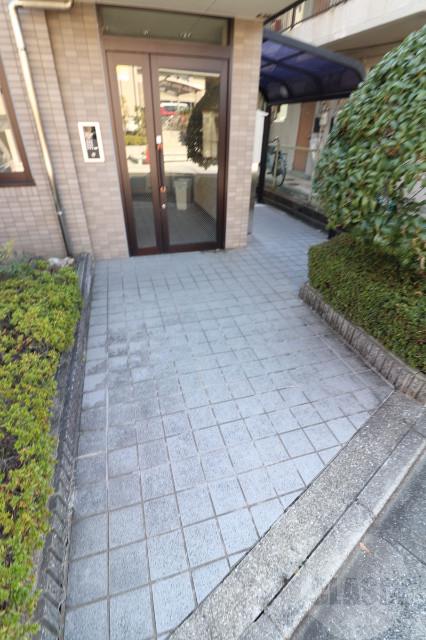 22/30 エントランス