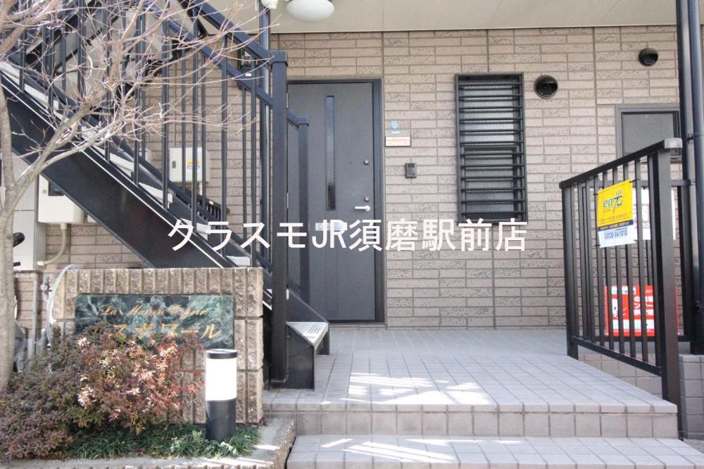 21/30 エントランス