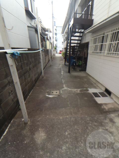 22/30 エントランス