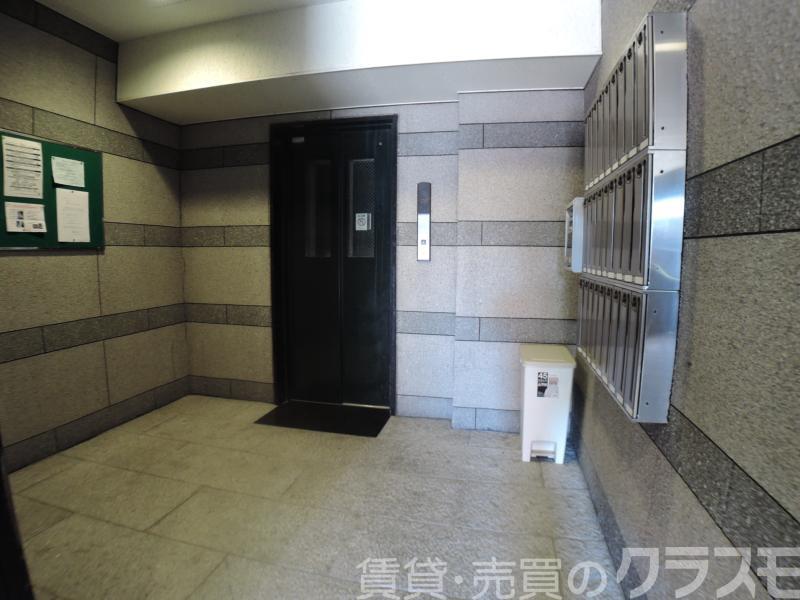 28/30 エントランス