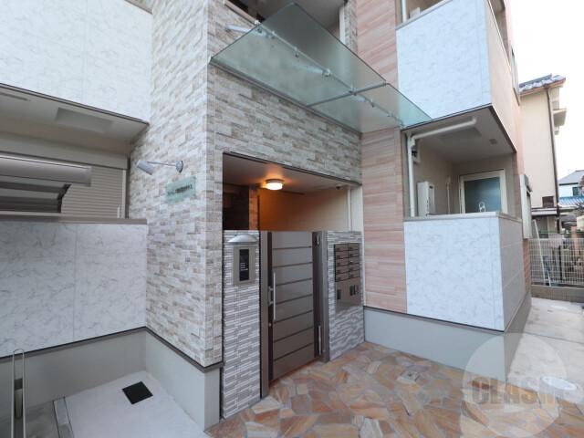 22/30 エントランス