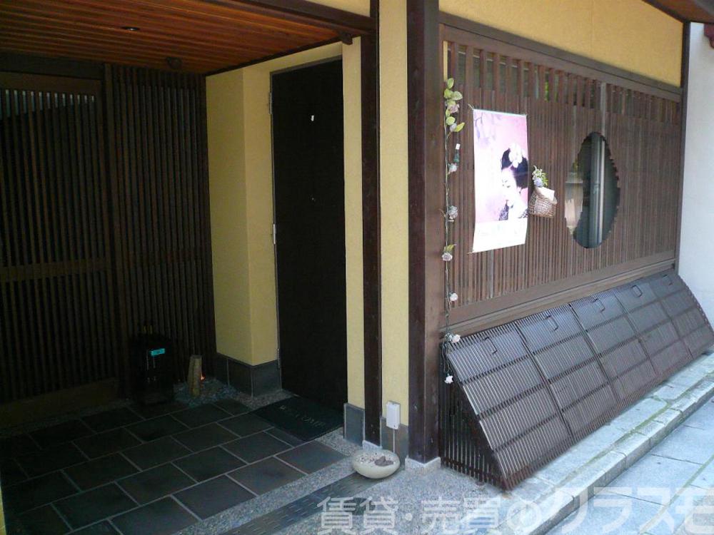 2/4 エントランス