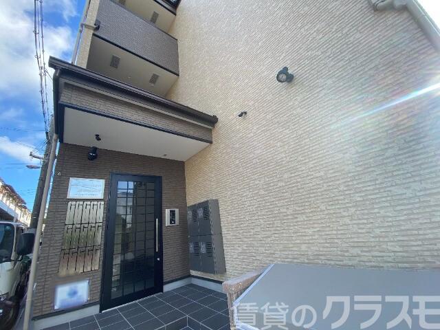 21/26 エントランス