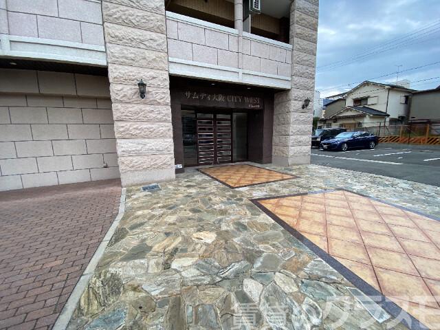 21/26 エントランス