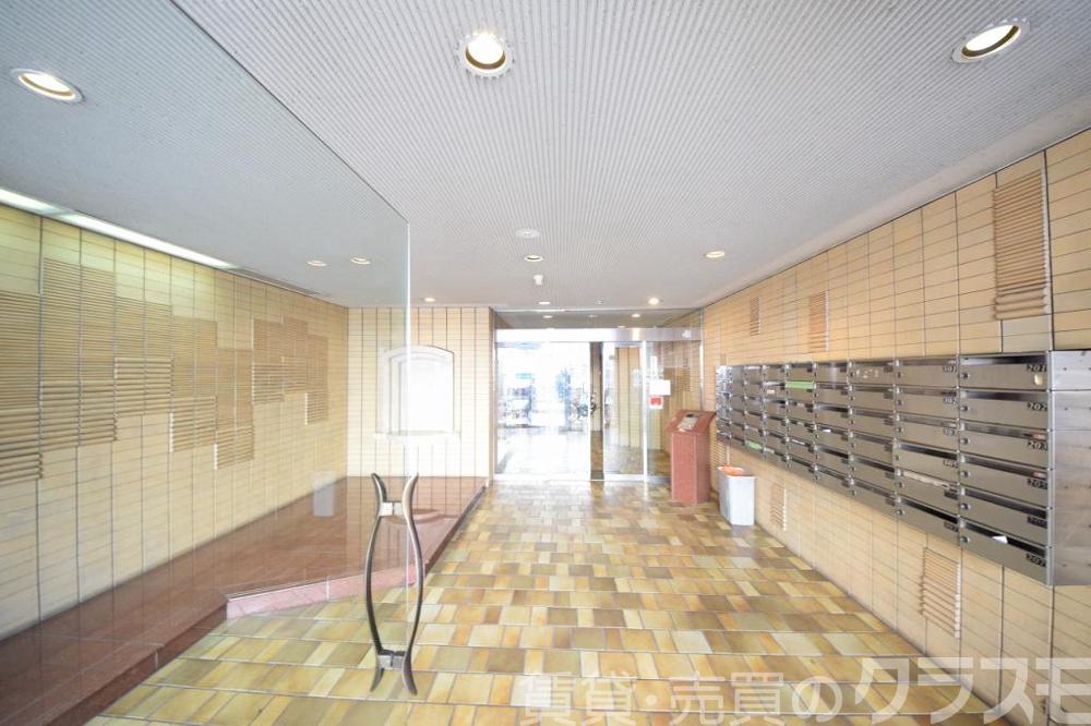 28/30 エントランス