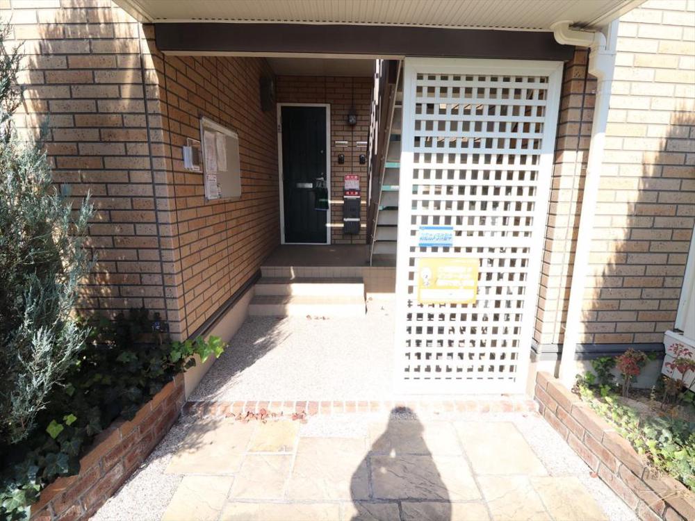 22/30 エントランス