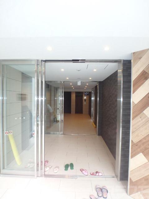 26/30 エントランス