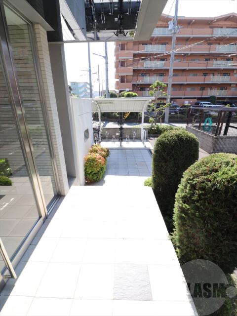 22/30 エントランス