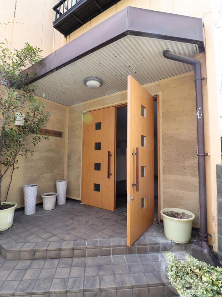 22/30 エントランス