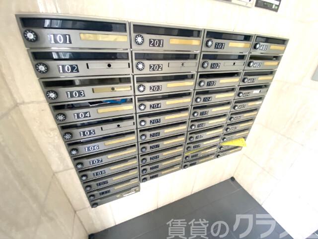 23/29 エントランス