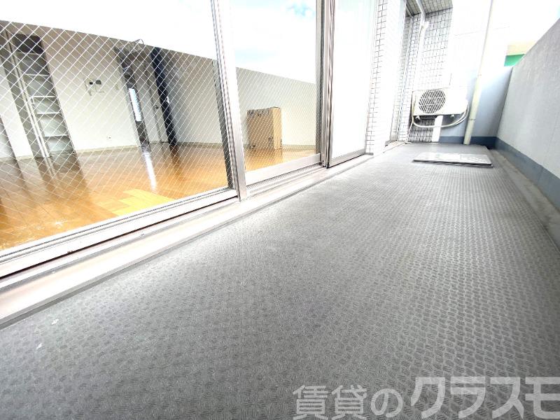 16/27 バルコニー