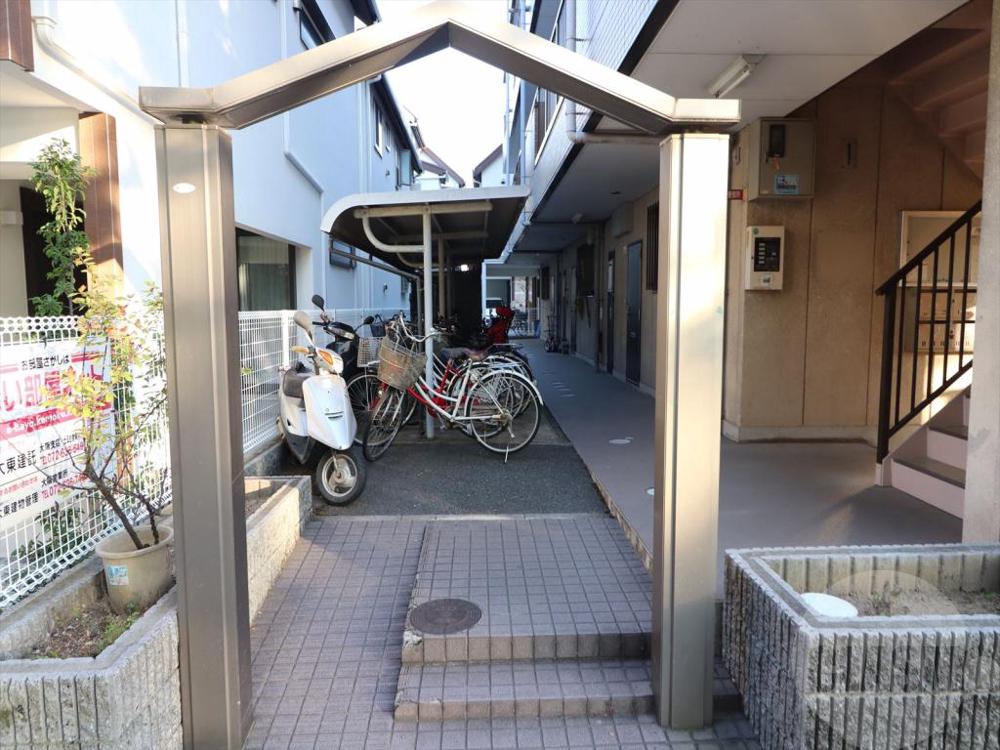 22/30 エントランス