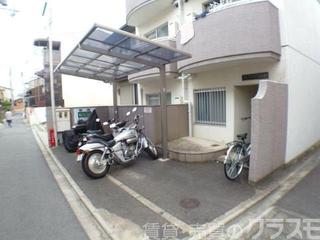 30/30 エントランス