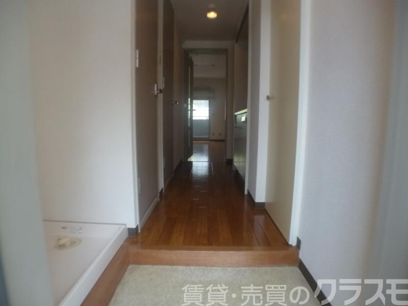 16/30 玄関
