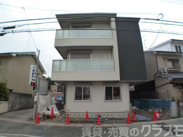 30/30 エントランス