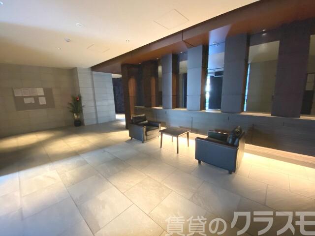 21/27 エントランス