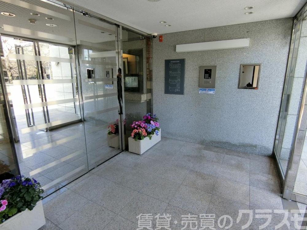 30/30 エントランス