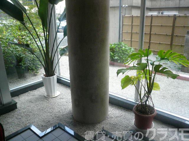 28/30 エントランス