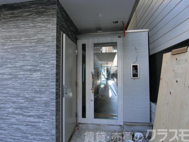 30/30 エントランス