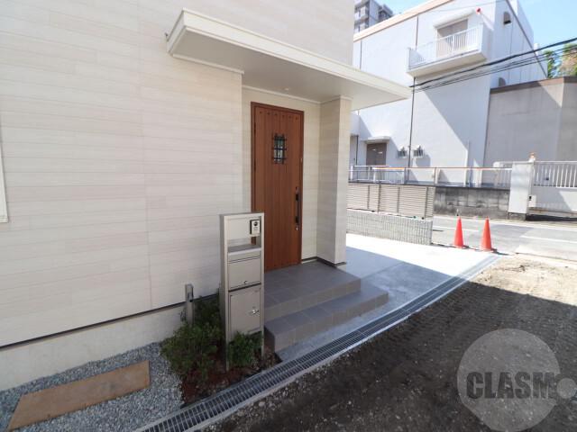 22/30 エントランス