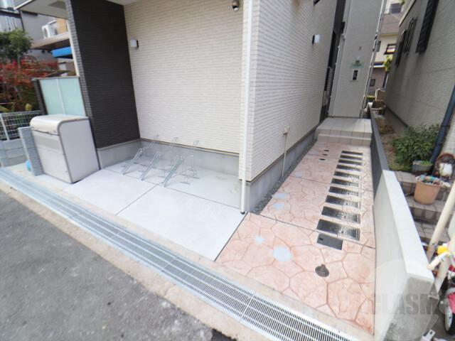 22/29 エントランス