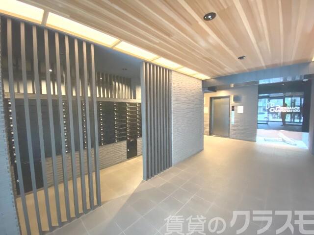 22/27 エントランス