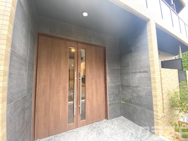 21/27 エントランス