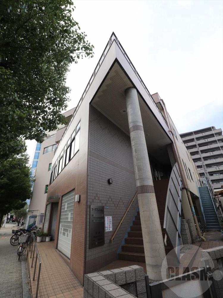 19/26 エントランス