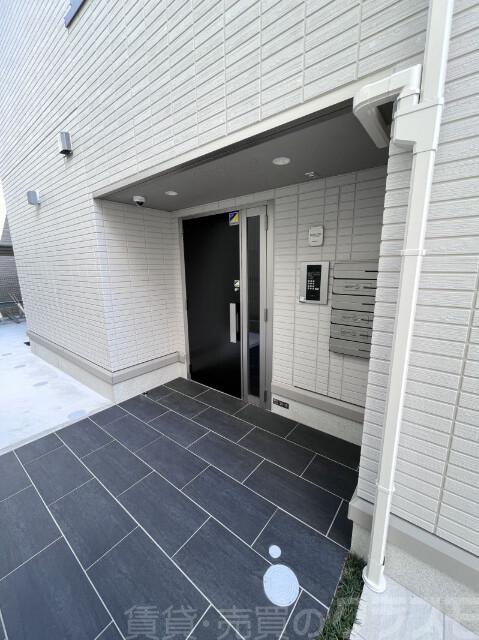 24/30 エントランス