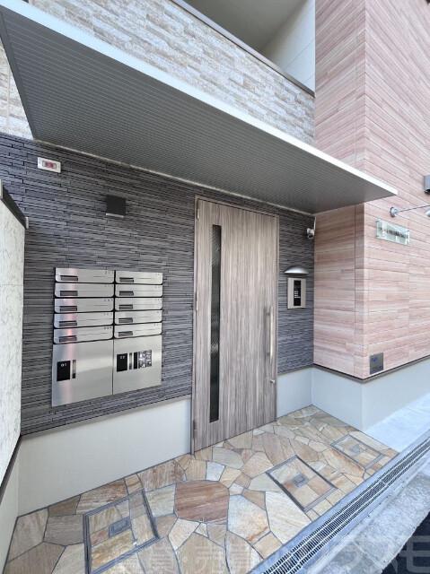 23/30 エントランス