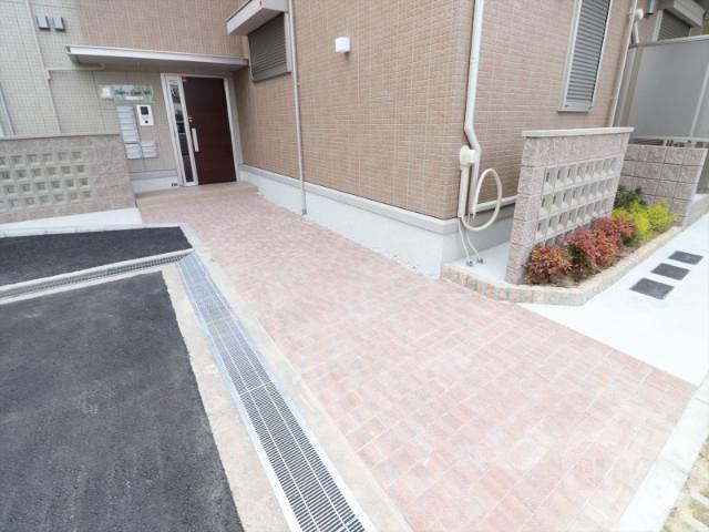 22/30 エントランス