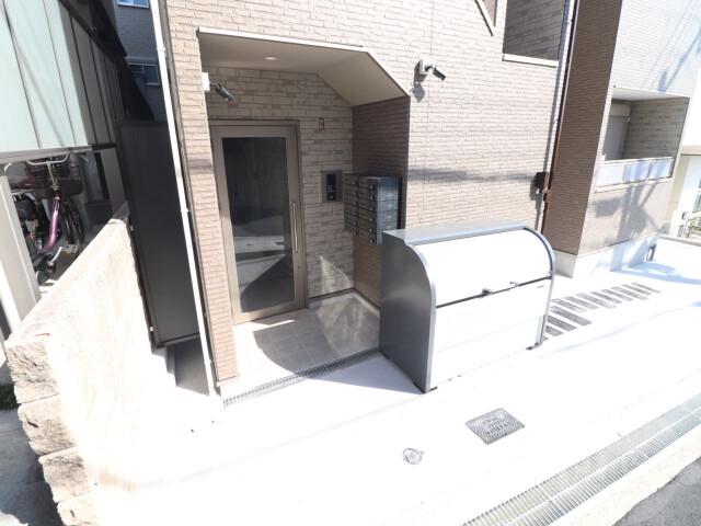 22/29 エントランス