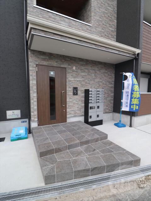 22/30 エントランス