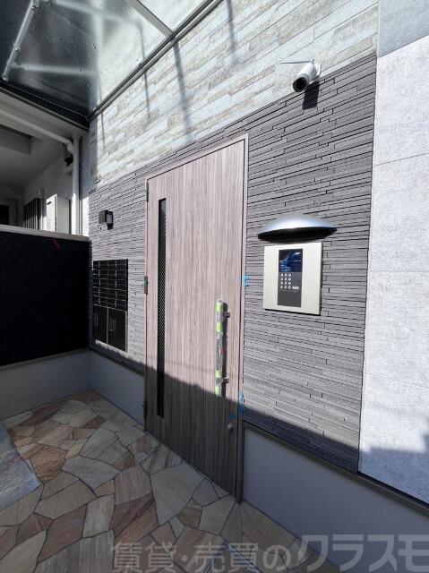 19/30 エントランス