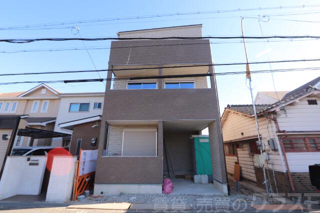 18/20 エントランス