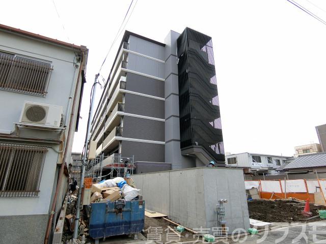 30/30 エントランス